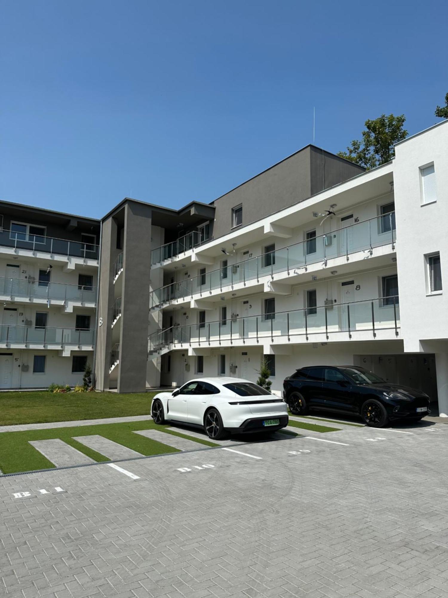 Sunshine Homes Zamárdi Exterior foto